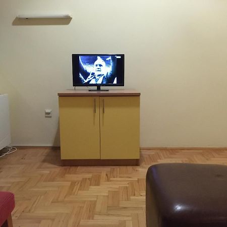 Hostel Teresianum Aleksinac Exterior foto