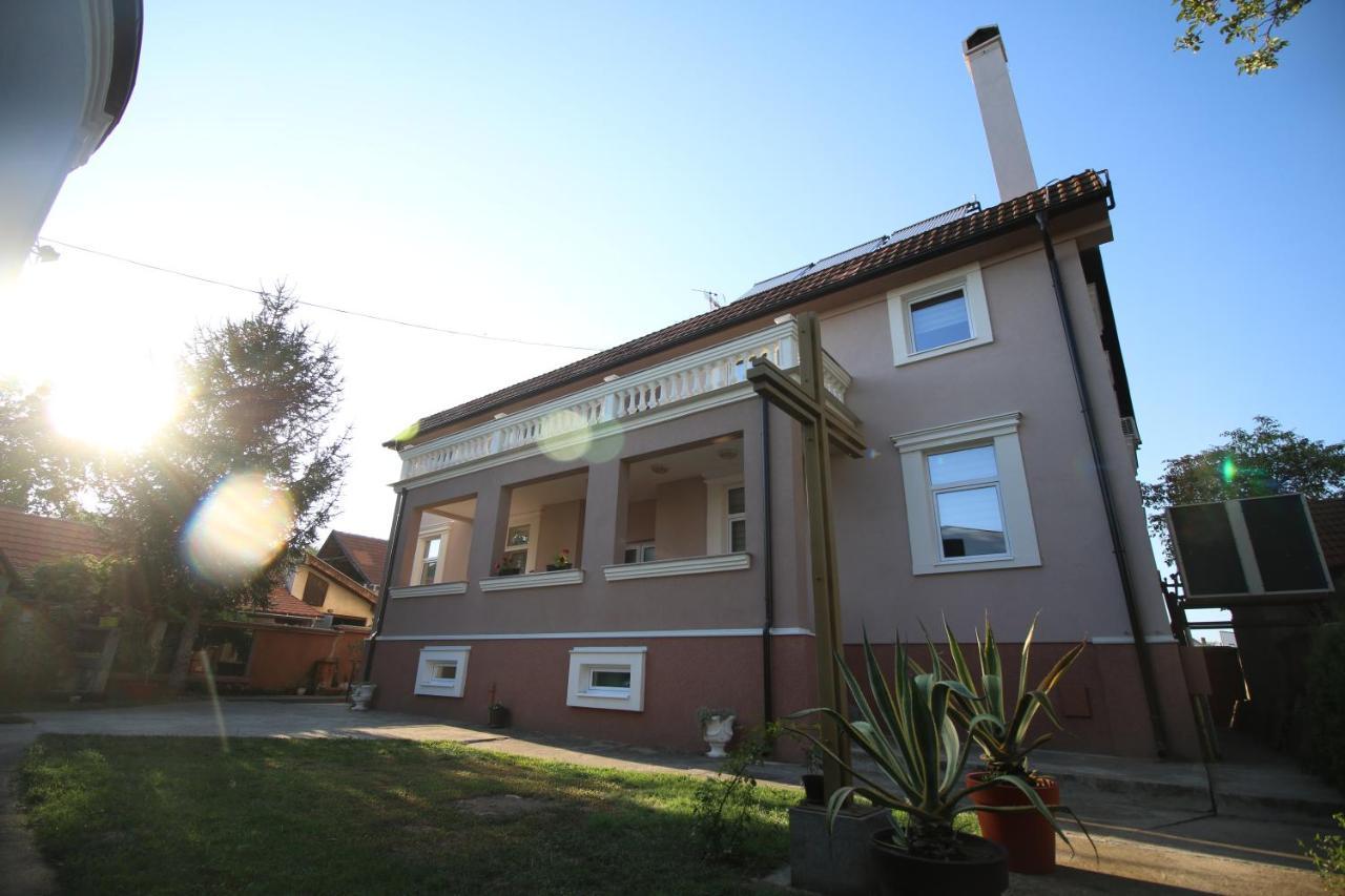 Hostel Teresianum Aleksinac Exterior foto